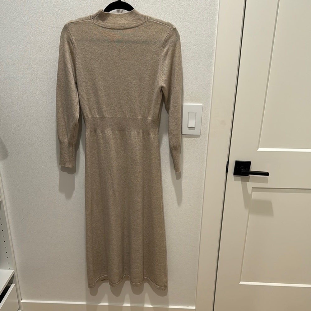 Elegant Beige Knit Dress